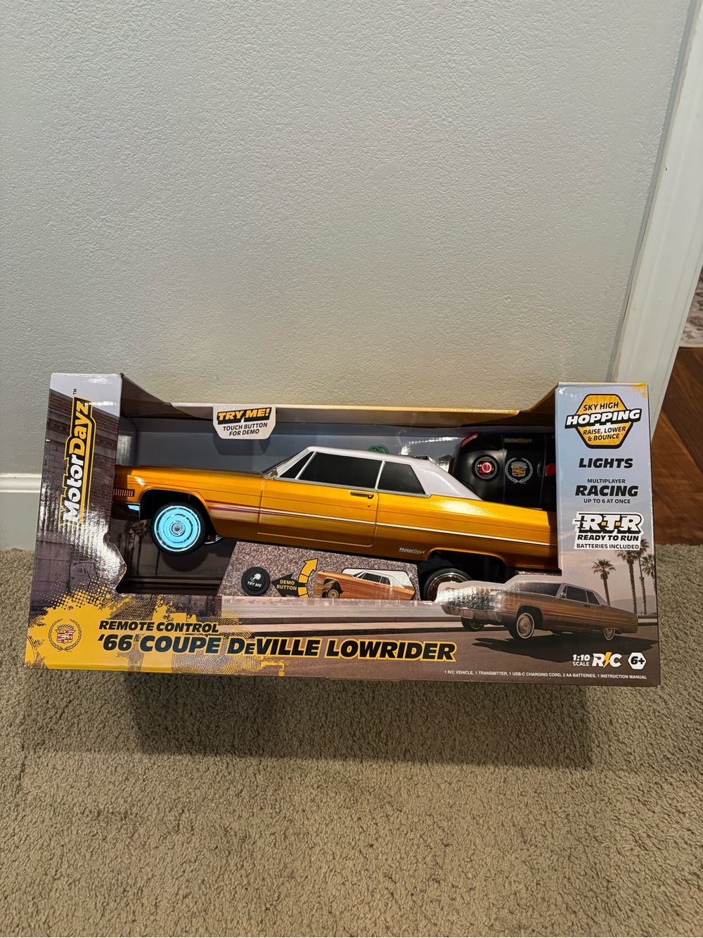 Motor Dayz 1:10 scale 1966 Cadillac Deville Remote Control Car New in Box